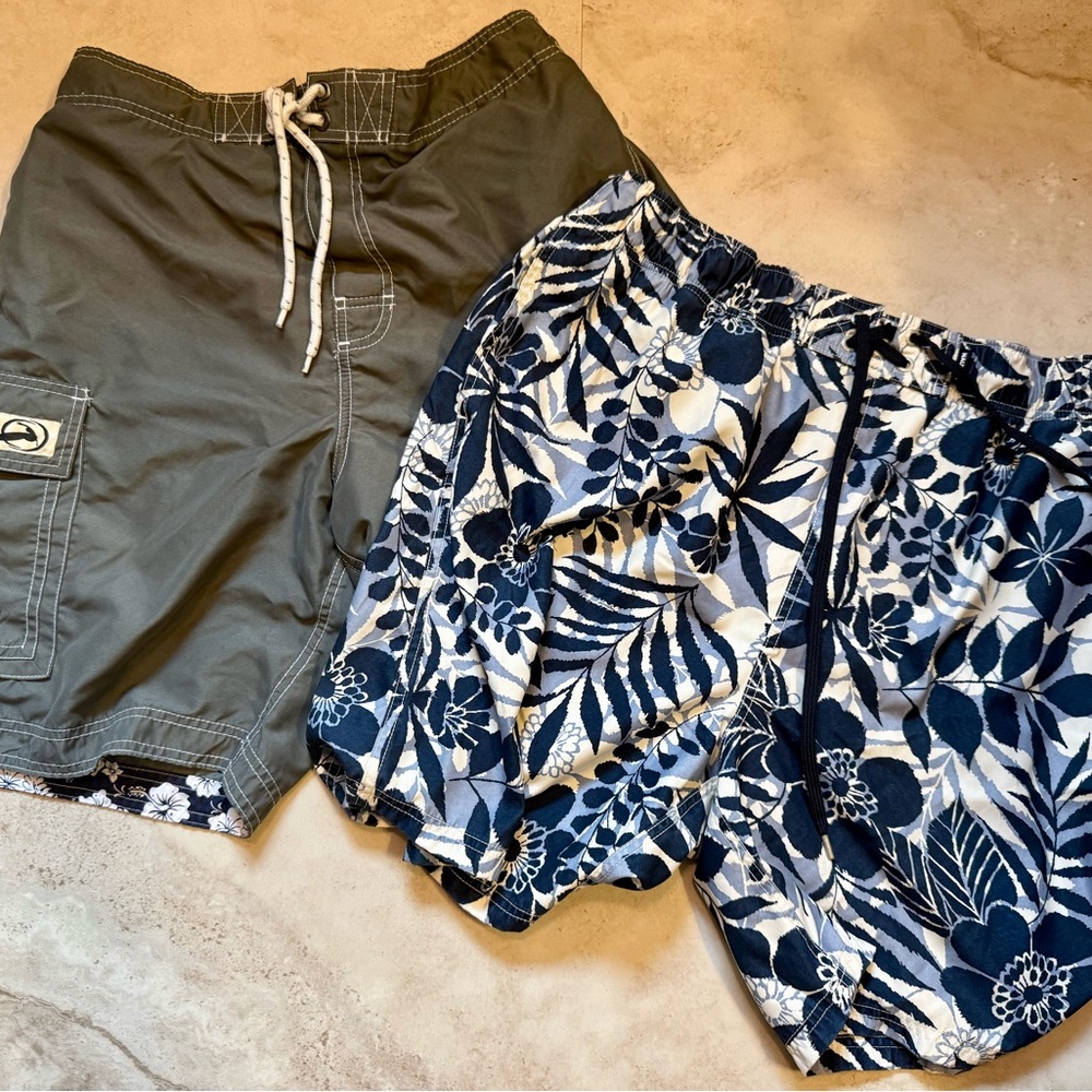 2 pairs of swimming shorts